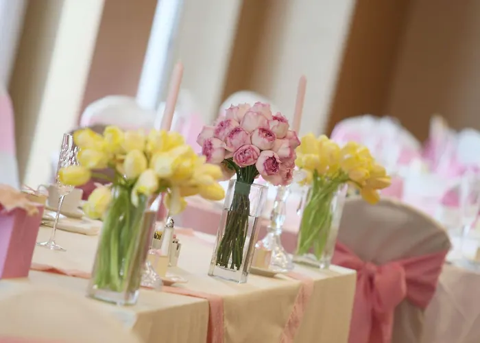 Pet Friendly hotel: Doubletree By Hilton Bay City - Riverfront